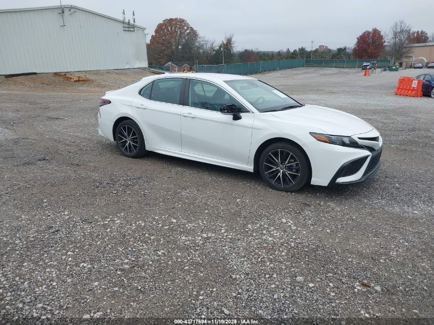 TOYOTA CAMRY SE AWD
