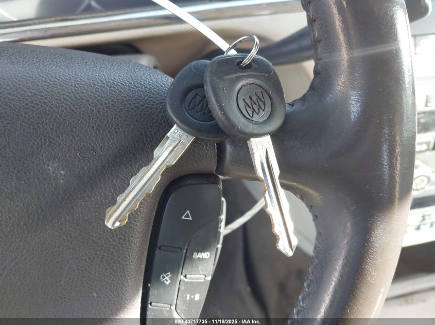 2008 Buick Lacrosse Cxl VIN: 2G4WD582X81218573 Lot: 43717735