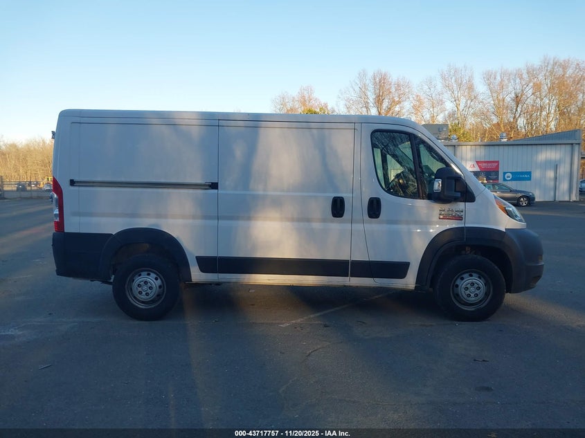 2021 Ram Promaster 2500 Low Roof 136 Wb VIN: 3C6LRVVG5ME526635 Lot: 43717757