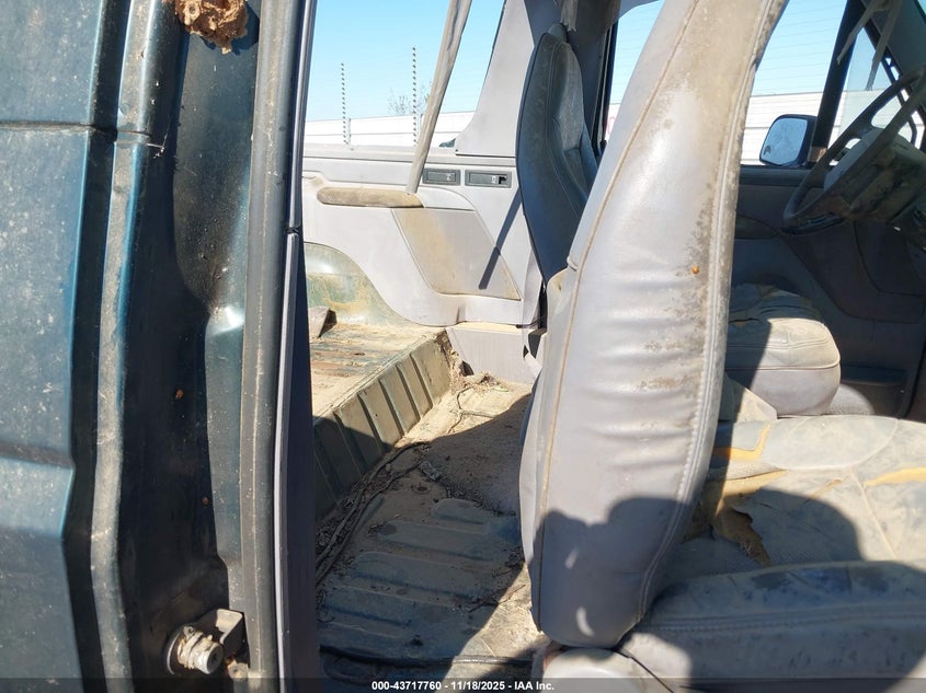 1994 Ford Bronco U100 VIN: 1FMEU15H4RLA53595 Lot: 43717760