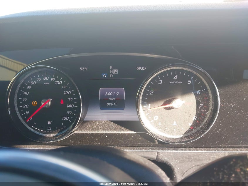 2019 Mercedes-Benz E 300 VIN: WDDZF4JB2KA526176 Lot: 43717821