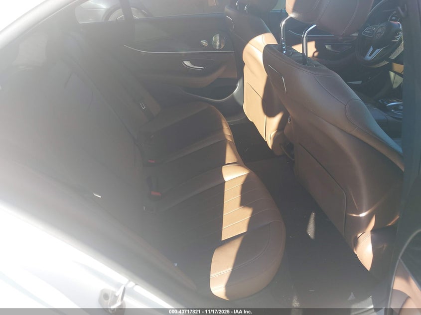 2019 Mercedes-Benz E 300 VIN: WDDZF4JB2KA526176 Lot: 43717821