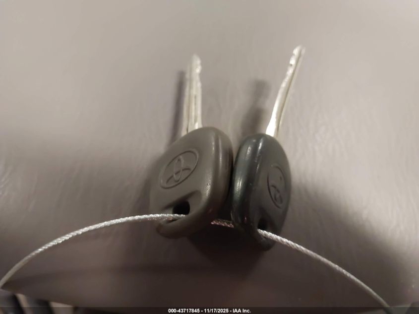 2005 Toyota Highlander V6 VIN: JTEDP21A050077261 Lot: 43717845