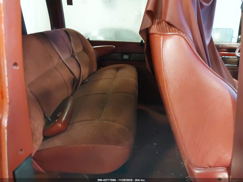 1994 Dodge Ram Wagon B250 VIN: 2B4HB25Y3RK537283 Lot: 43717866