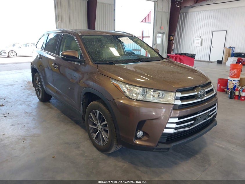 TOYOTA HIGHLANDER XLE