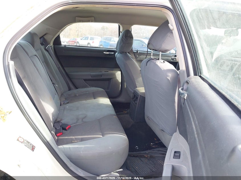 2005 Chrysler 300 VIN: 2C3AA43R25H665072 Lot: 43717929