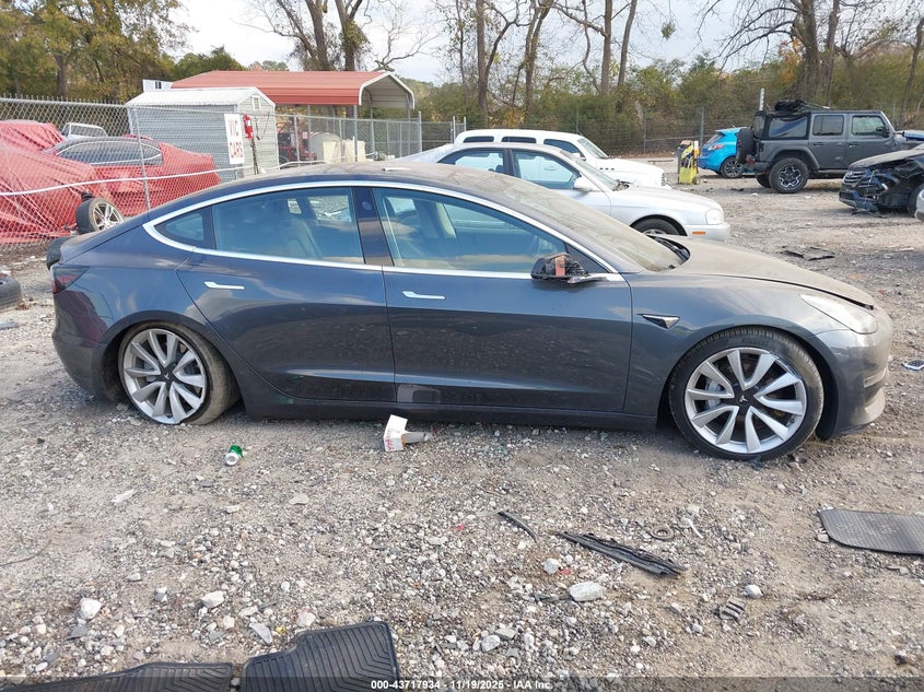 2018 Tesla Model 3 Long Range/Performance VIN: 5YJ3E1EBXJF064077 Lot: 43717934