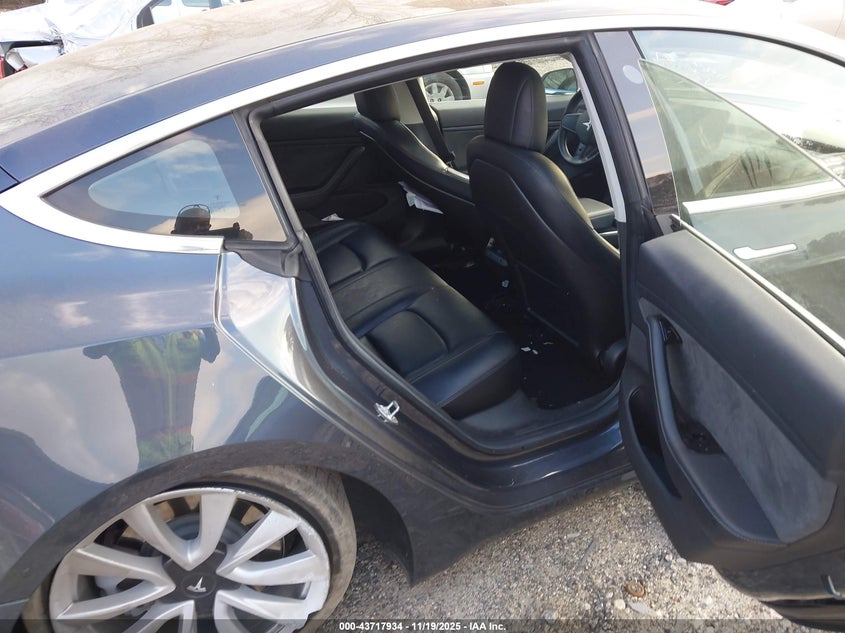 2018 Tesla Model 3 Long Range/Performance VIN: 5YJ3E1EBXJF064077 Lot: 43717934