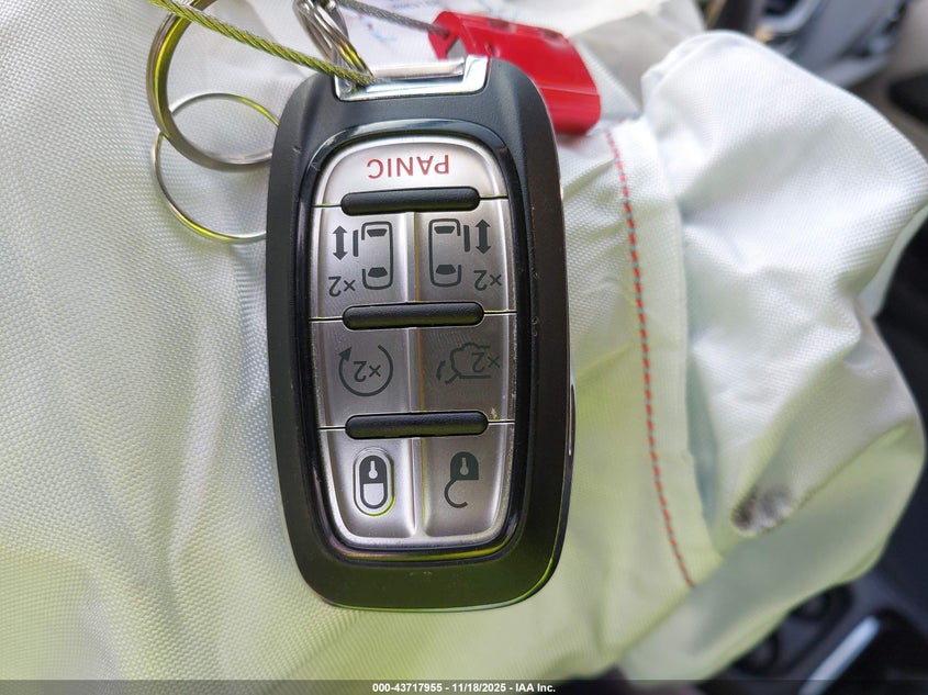 2020 Chrysler Pacifica Touring VIN: 2C4RC1FG8LR135780 Lot: 43717955