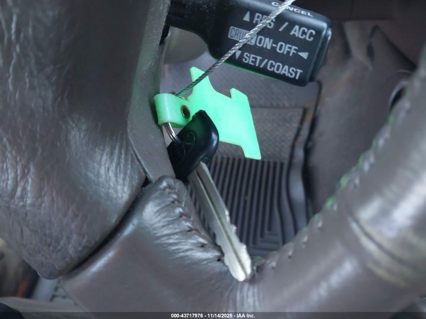 2002 Toyota Tundra Ltd V8 VIN: 5TBBT481X2S326904 Lot: 43717976