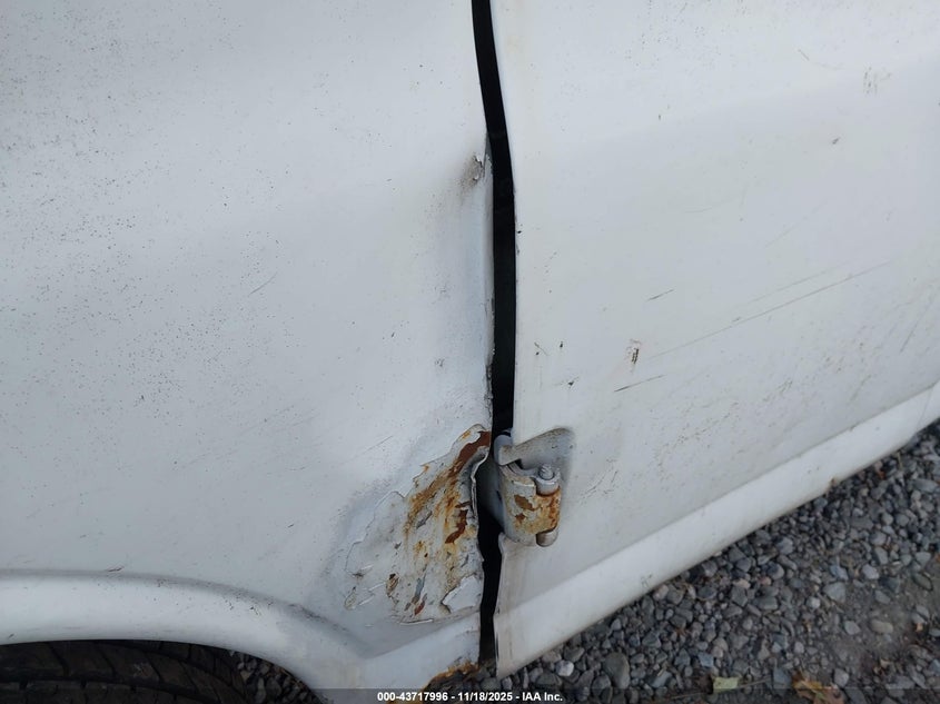 2003 Chevrolet Express VIN: 1GCFG15X631203457 Lot: 43717996