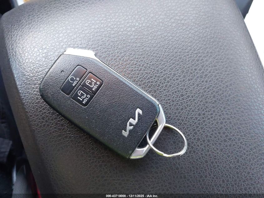 2022 Kia Carnival Mpv Lx Seat Package VIN: KNDNB4H33N6158424 Lot: 43718008