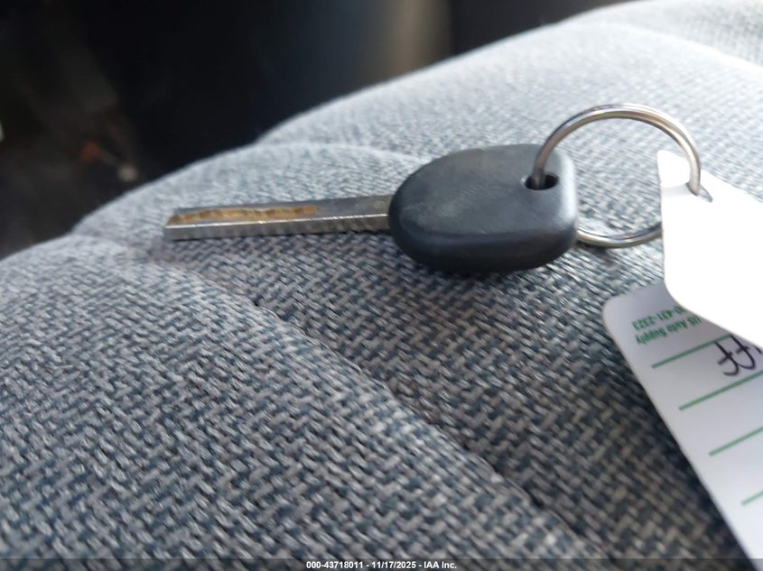 2017 Chevrolet Express 2500 Work Van VIN: 1GCWGAFFXH1275193 Lot: 43718011