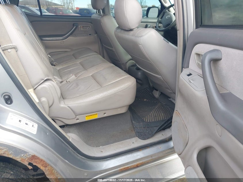 2007 Toyota Sequoia Sr5 V8 VIN: 5TDBT44A17S284174 Lot: 43718032