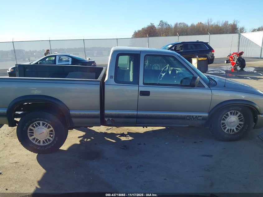 2001 GMC Sonoma Sls VIN: 1GTDT19W318209919 Lot: 43718065