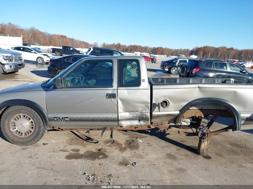 2001 GMC Sonoma Sls VIN: 1GTDT19W318209919 Lot: 43718065