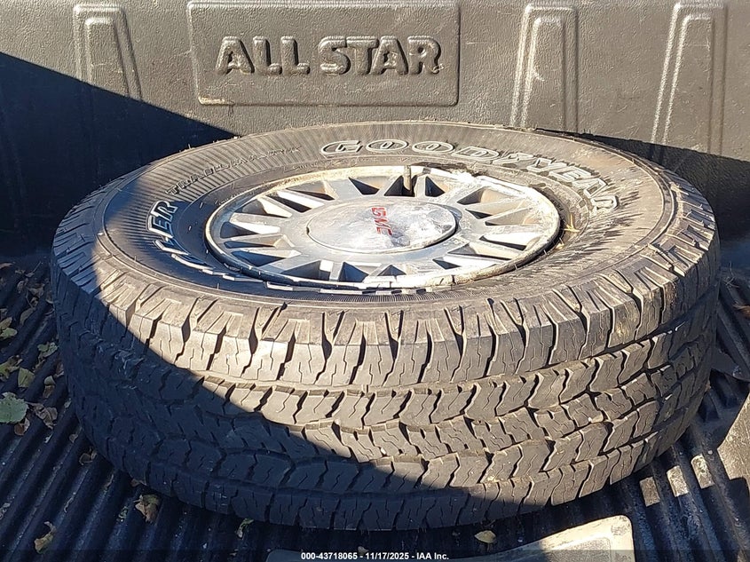 2001 GMC Sonoma Sls VIN: 1GTDT19W318209919 Lot: 43718065