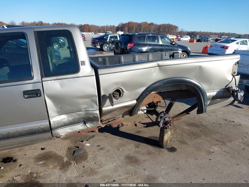 2001 GMC Sonoma Sls VIN: 1GTDT19W318209919 Lot: 43718065