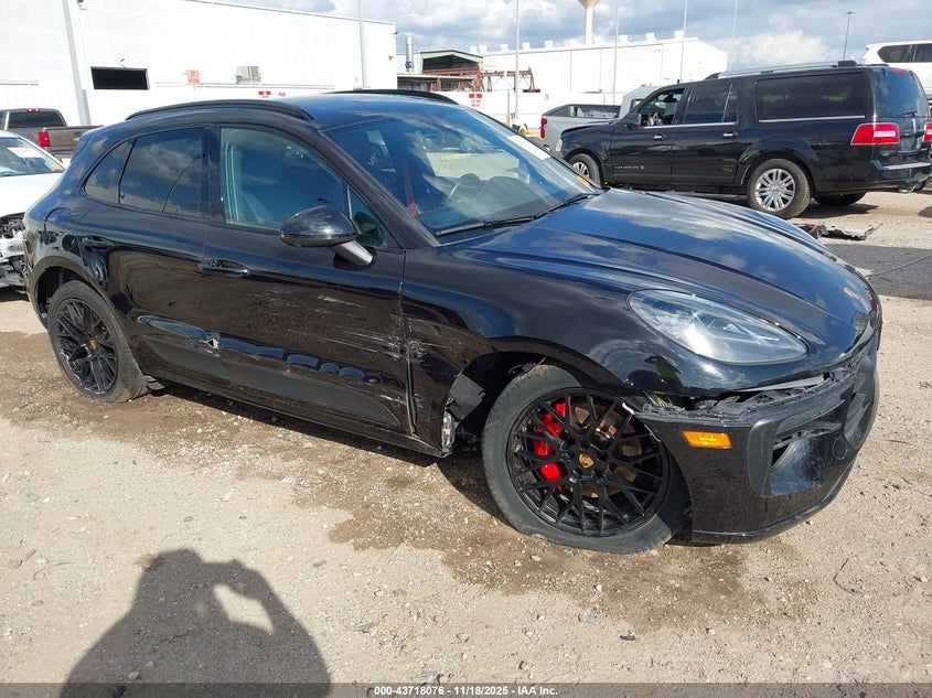 PORSCHE MACAN GTS