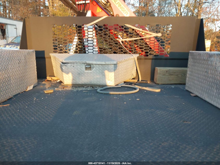 2018 Ford F-550 Chassis Xl VIN: 1FDUF5HY0JDA03817 Lot: 43718141