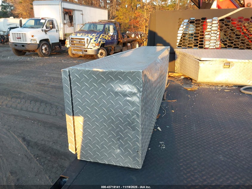 2018 Ford F-550 Chassis Xl VIN: 1FDUF5HY0JDA03817 Lot: 43718141