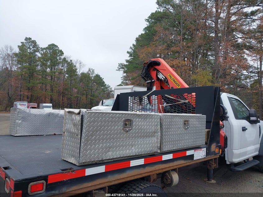 2018 Ford F-550 Chassis Xl VIN: 1FDUF5HY0JDA03817 Lot: 43718141