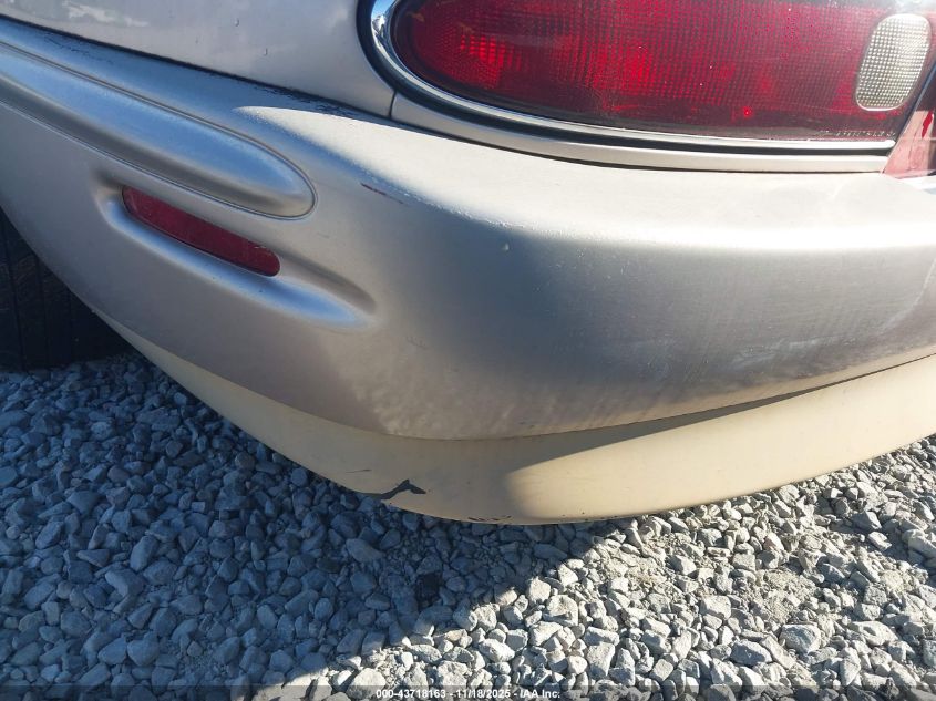 1995 Buick Riviera VIN: 1G4GD1218S4701696 Lot: 43718163