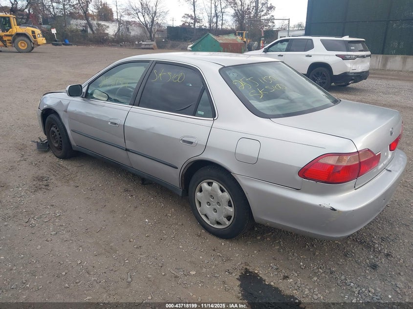 1HGCG6654XA026430 1999 HONDA ACCORD photo no. 3