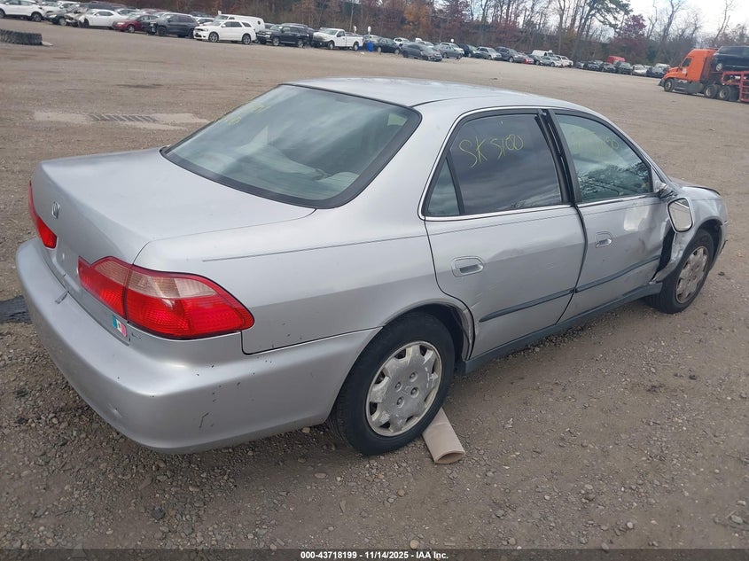 1HGCG6654XA026430 1999 HONDA ACCORD photo no. 4