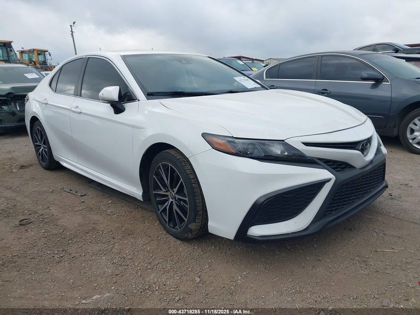 TOYOTA CAMRY SE