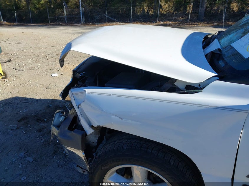 2001 Chevrolet Tahoe Ls VIN: 1GNEC13T51R114072 Lot: 43718323