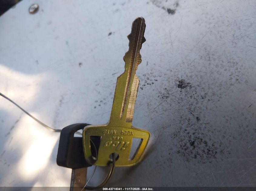 1994 Isuzu Conventional Short Wheelbase VIN: 4S1CL11L5R4204889 Lot: 43718341