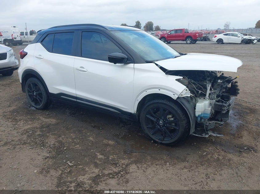 NISSAN KICKS SR XTRONIC CVT