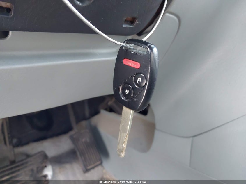 2005 Honda Pilot Ex VIN: 5FNYF18415B047769 Lot: 43718385