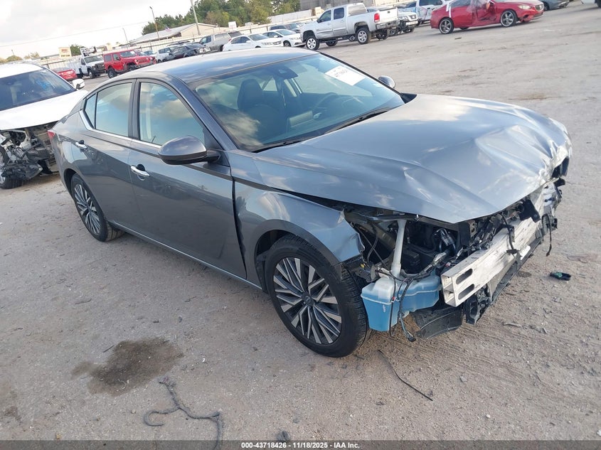 NISSAN ALTIMA SV FWD