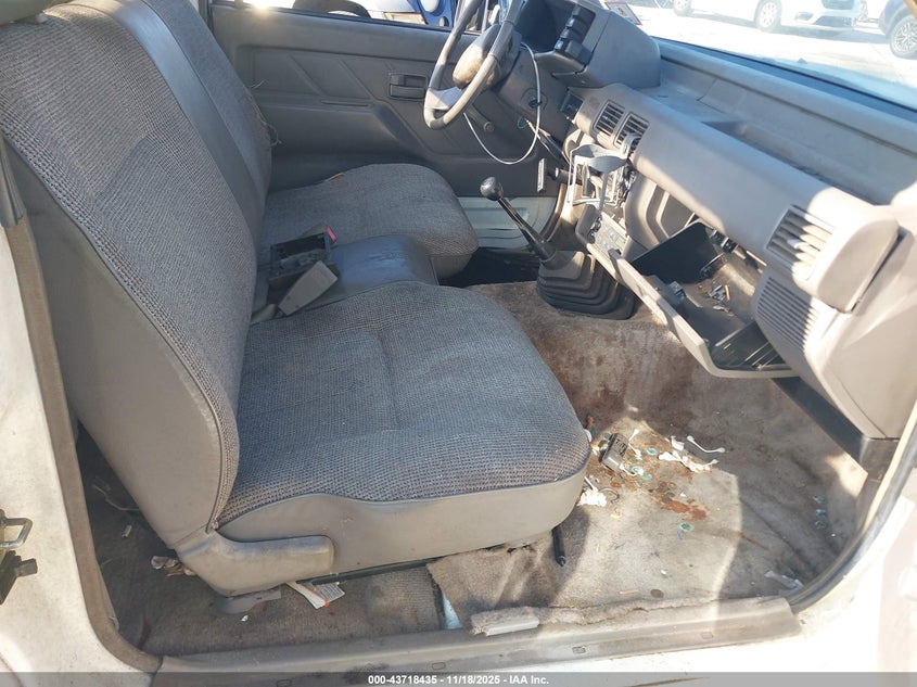 1990 Isuzu Conventional Short Bed VIN: JAACL11L3L7222277 Lot: 43718435