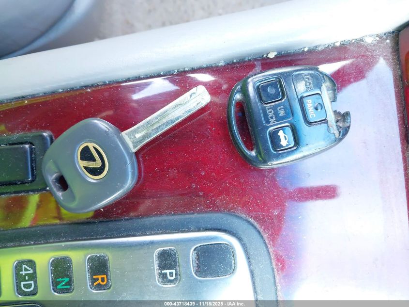 2004 Lexus Es 330 VIN: JTHBA30G145015232 Lot: 43718439