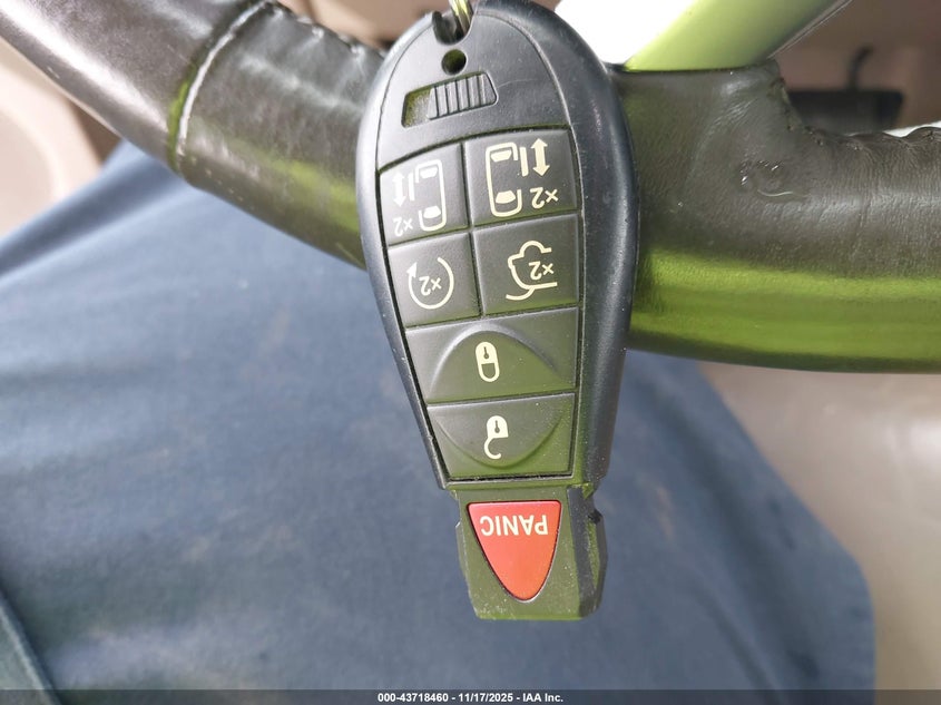 2012 Chrysler Town & Country Limited VIN: 2C4RC1GG8CR345889 Lot: 43718460