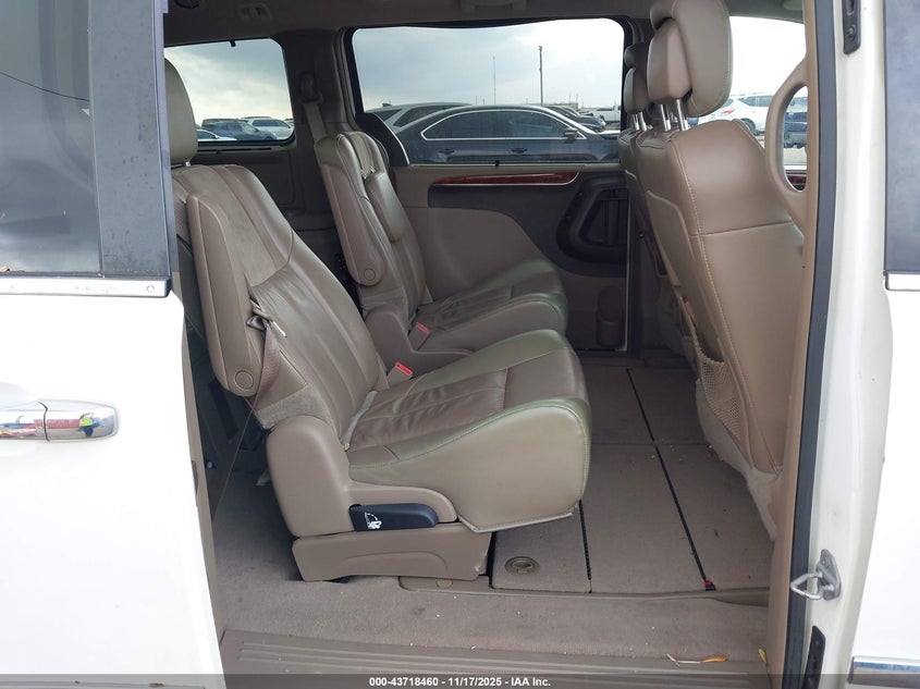 2012 Chrysler Town & Country Limited VIN: 2C4RC1GG8CR345889 Lot: 43718460