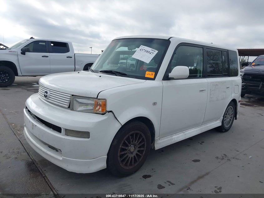 JTLKT324254022409 2005 SCION XB photo no. 2