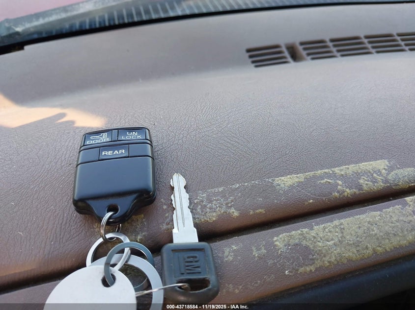 1995 Chevrolet Suburban K2500 VIN: 1GNGK26N4SJ435616 Lot: 43718584