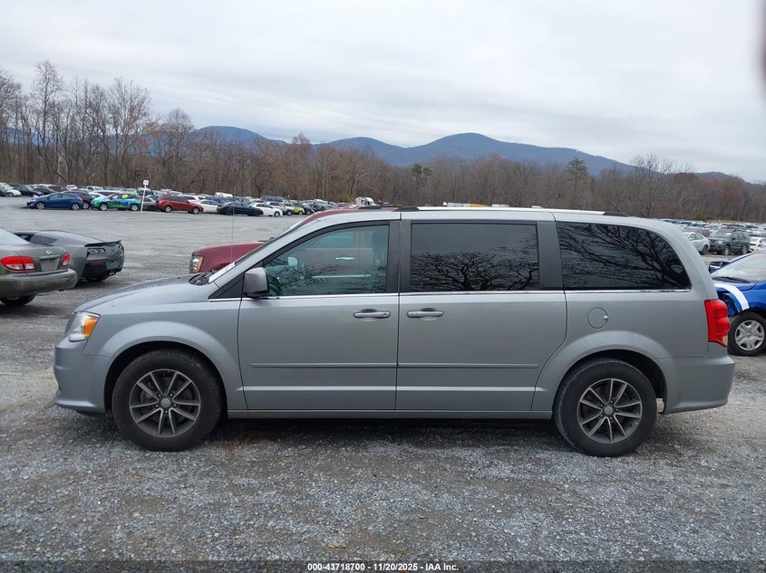 2017 Dodge Grand Caravan Sxt VIN: 2C4RDGCG1HR859242 Lot: 43718700
