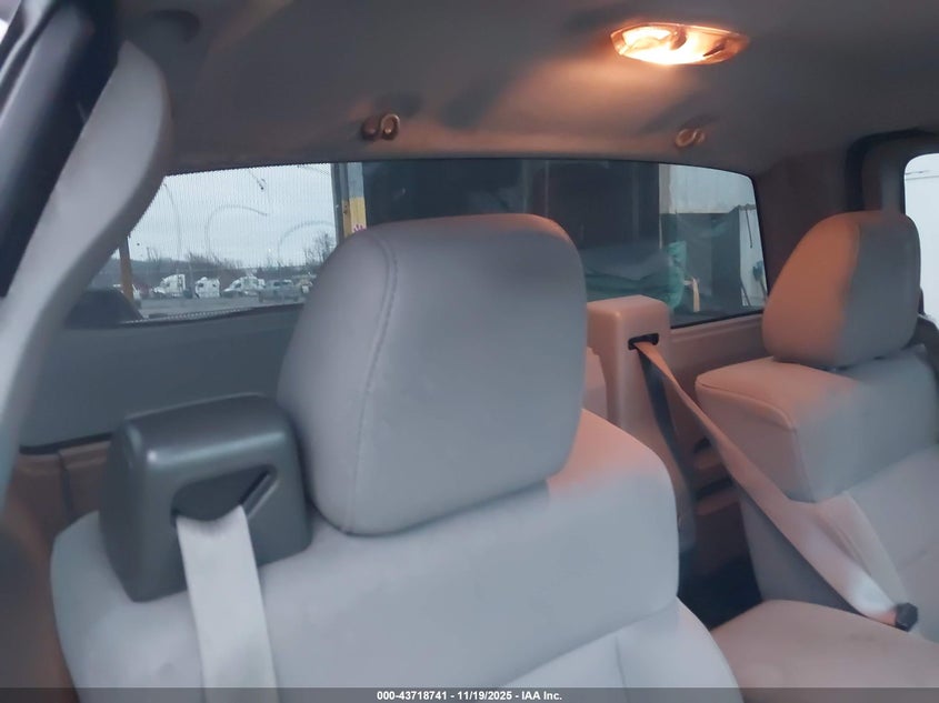 2005 Ford F-150 Stx/Xlt VIN: 1FTRF02W05KD69072 Lot: 43718741