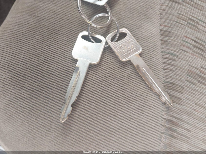 1999 Ford F-250 Lariat/Xl/Xlt VIN: 1FTNW20F7XEC08250 Lot: 43718750