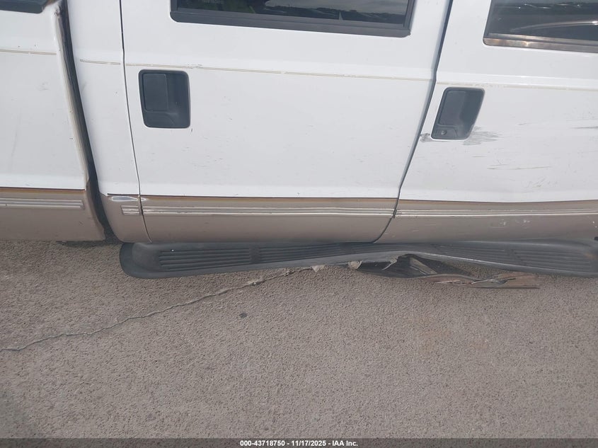 1999 Ford F-250 Lariat/Xl/Xlt VIN: 1FTNW20F7XEC08250 Lot: 43718750