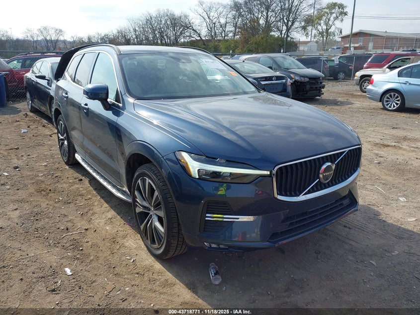 VOLVO XC60 B5 MOMENTUM