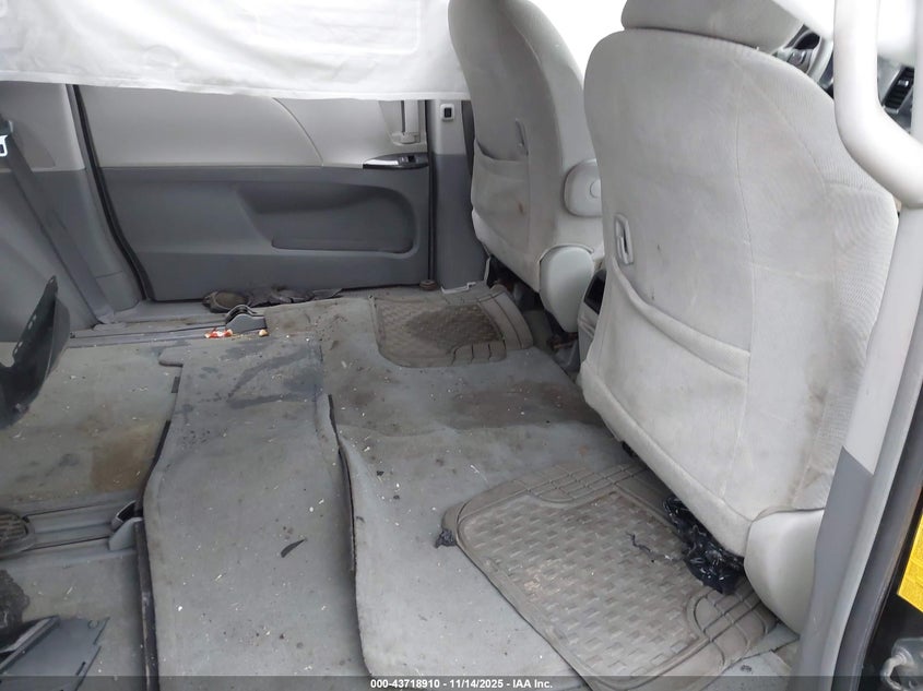 5TDKK3DCXCS278074 2012 TOYOTA SIENNA photo no. 8