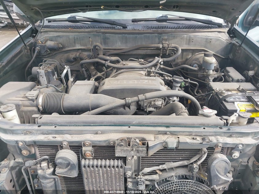 2002 Toyota Sequoia Limited V8 VIN: 5TDZT38AX2S064916 Lot: 43718949