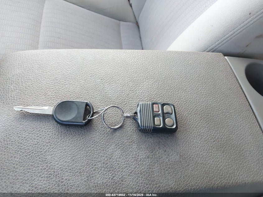 2007 Ford Explorer Xlt VIN: 1FMEU73E87UA92466 Lot: 43718952