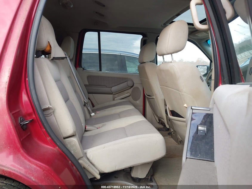 2007 Ford Explorer Xlt VIN: 1FMEU73E87UA92466 Lot: 43718952